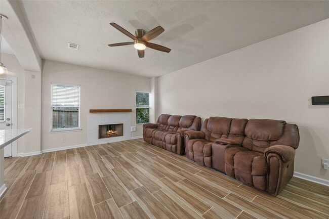 Building Photo - 6022 Yorktown Meadow Ln