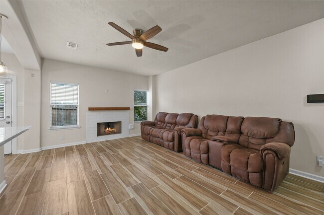 Foto del edificio - 6022 Yorktown Meadow Ln