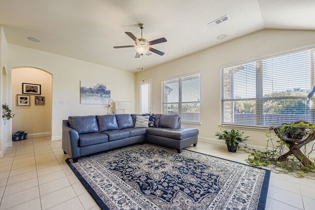 Foto del edificio - 5709 Broad Bay Ln