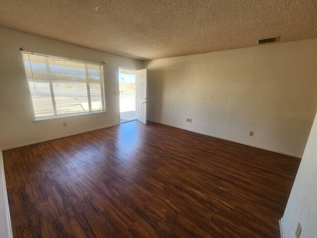 Foto del edificio - COMING SOON