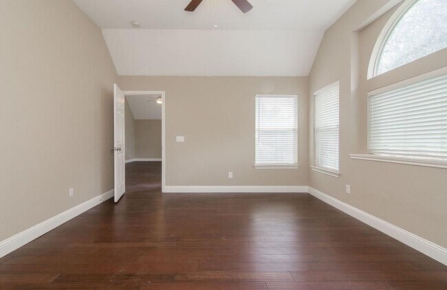 Foto del edificio - 212 Sparrow Hawk Dr