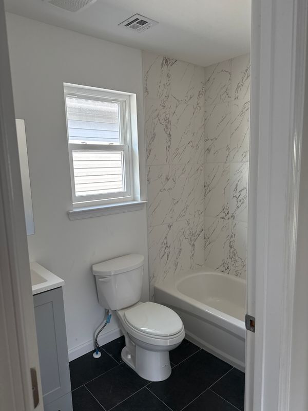 Building Photo - 224 S 6th St