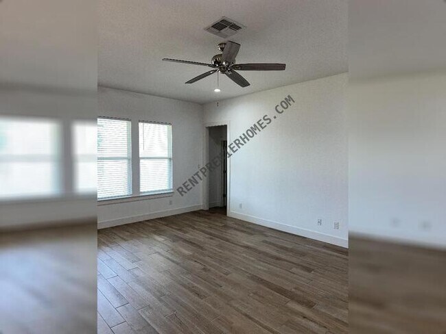 Foto del edificio - 248 Club View E