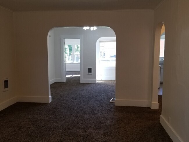 Foto del edificio - 3 bedroom close to Lake