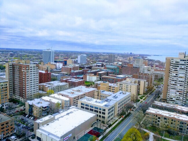 Foto del edificio - 6171 N Sheridan Rd