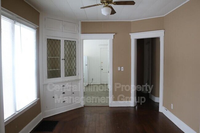 Foto del edificio - 611 W Jefferson St