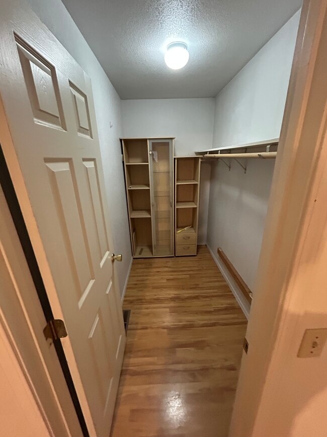 Building Photo - 1461 Northwood Dr
