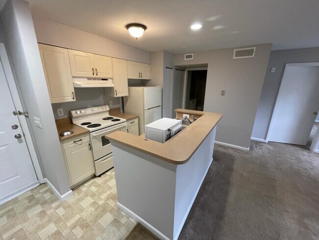 Building Photo - 4783 Via Palm Lakes