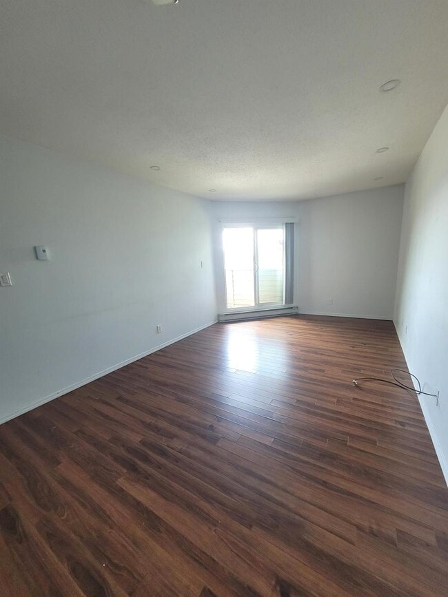 Building Photo - 1 bedroom in Prince Rupert BC V8J 4H5
