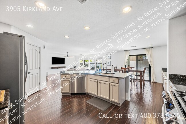 Building Photo - 3905 Kirkland Ave
