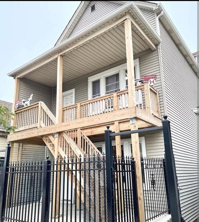 Building Photo - 9517 S Ewing Ave