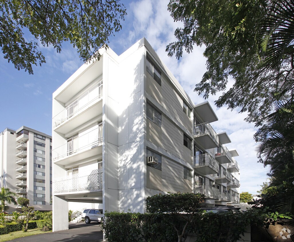 Building Photo - 1830 Punahou St