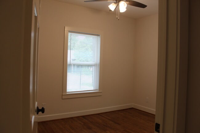 Building Photo - 2715 Cochran St