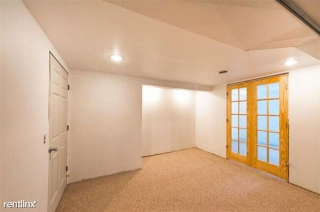 Foto del edificio - 3 br, 1.5 bath House - 323 Pauline Blvd