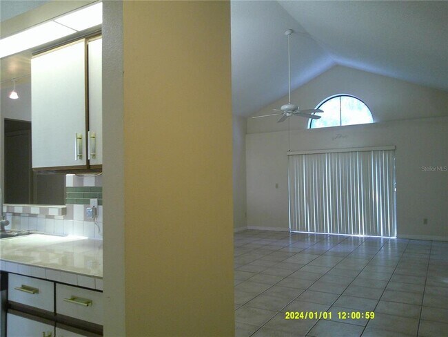 Building Photo - 818 Vermont Woods Ln