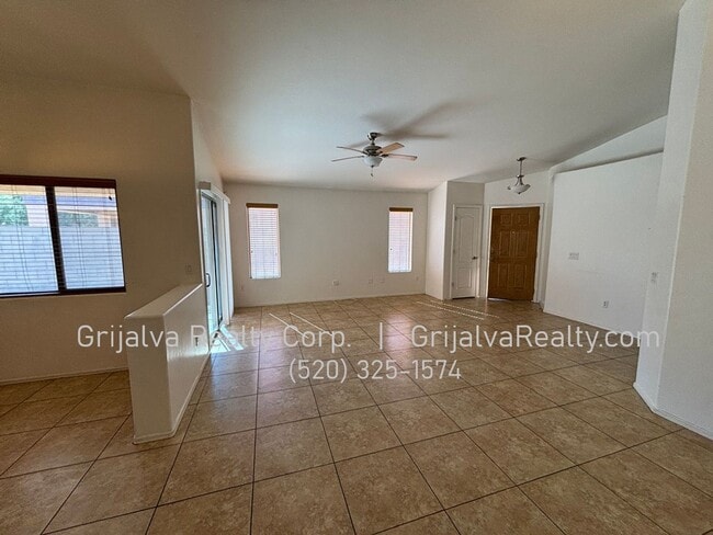 Building Photo - Beautiful 3 BR, 2 BA House in Gated Community  (I-10/Wilmot)