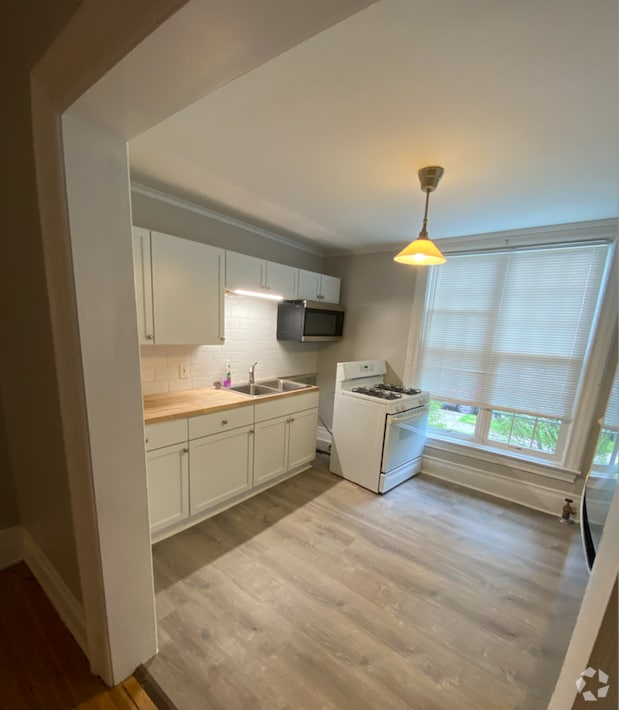 Building Photo - 405 Elmwood Ave