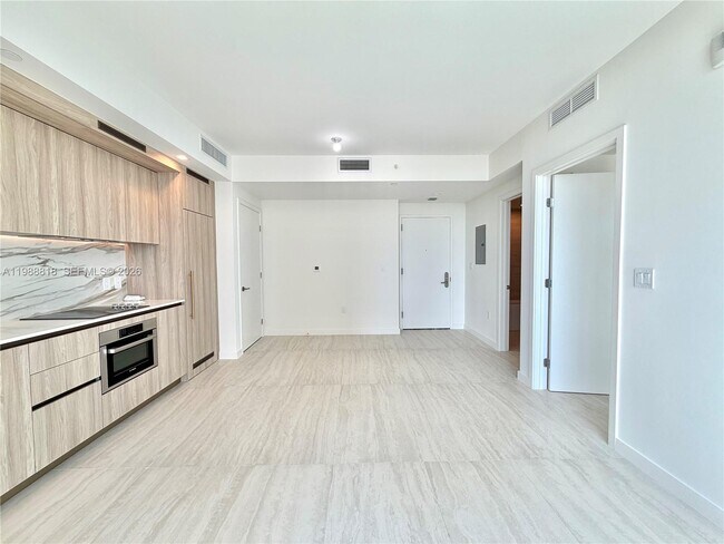 Foto del edificio - 77 SE 5th St