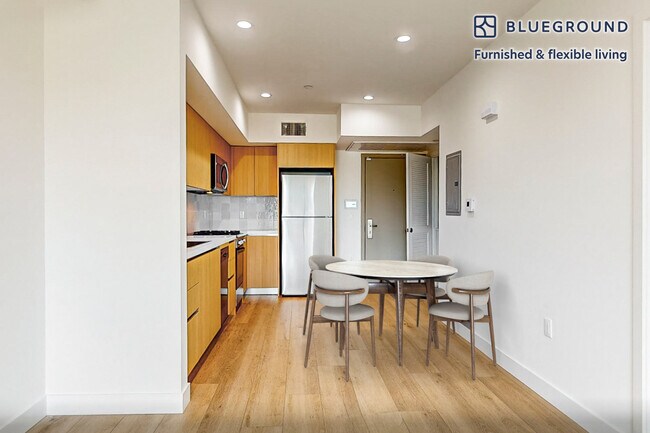 Foto del edificio - 1600 Venice Blvd.
