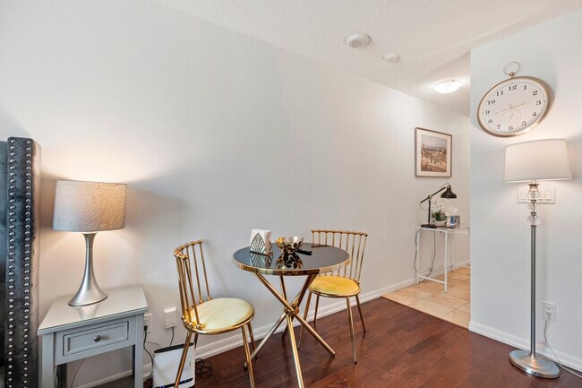 Photo du bâtiment - 250 Fort York Blvd