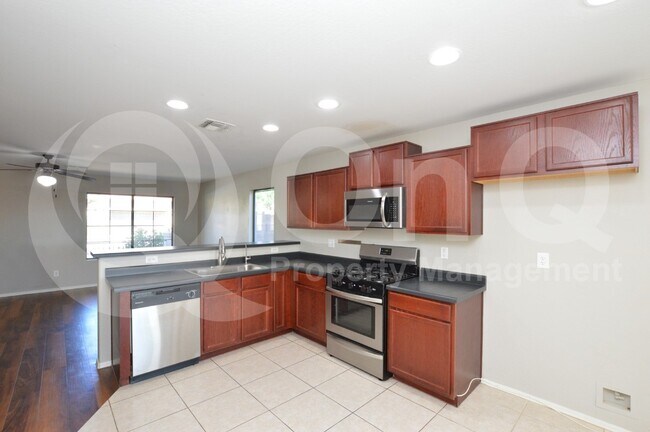 Building Photo - 9263 E Greenway St