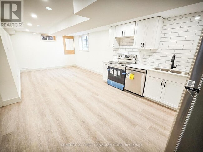 Building Photo - 29 Ford Crescent