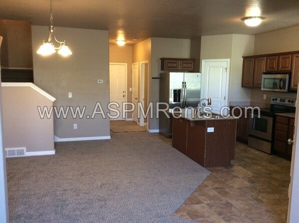 Building Photo - 6884 Burgess Dr