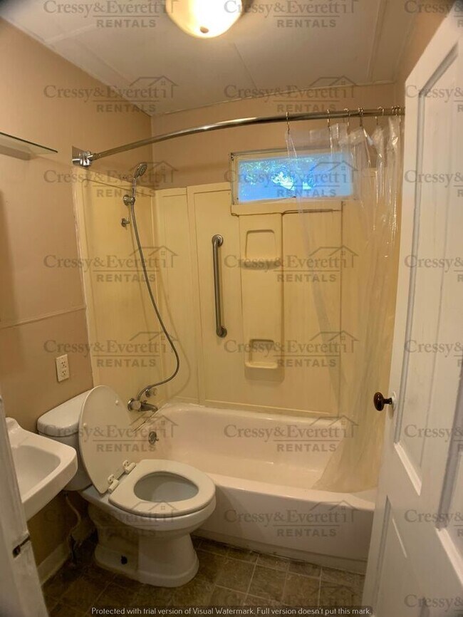 Foto del edificio - Perfect Size 1br Duplex right outside of D...