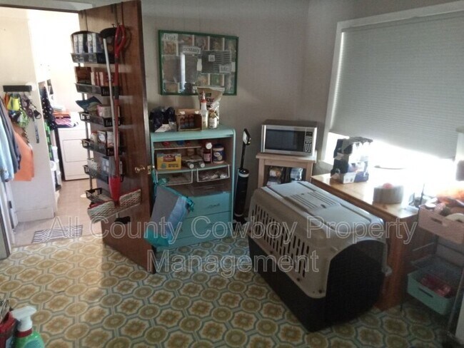 Foto del edificio - 2115 E Sheridan St