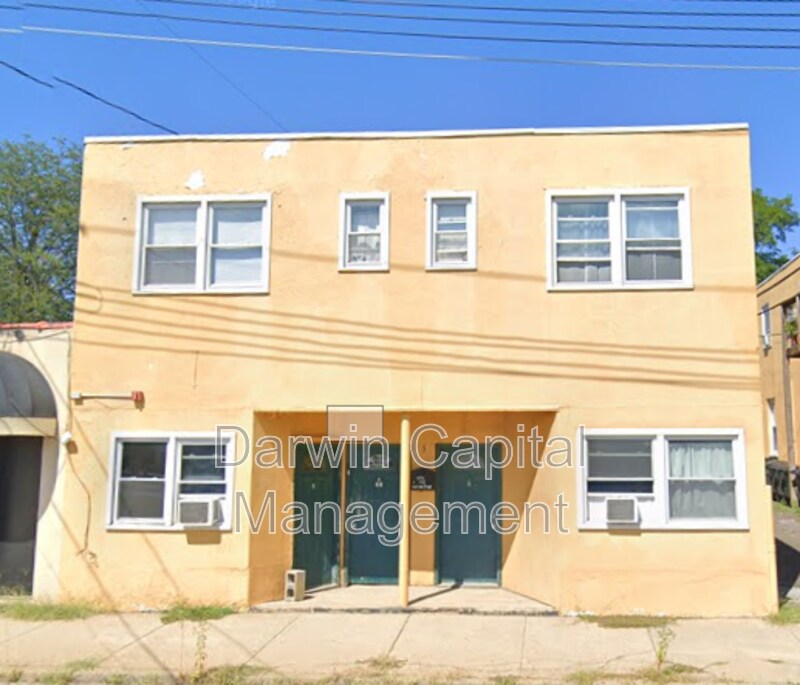 Primary Photo - 5 E Main St