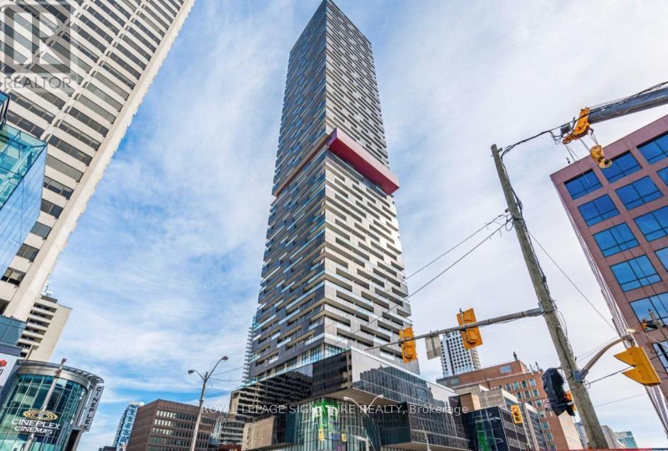 Primary Photo - 8 Eglinton Ave E