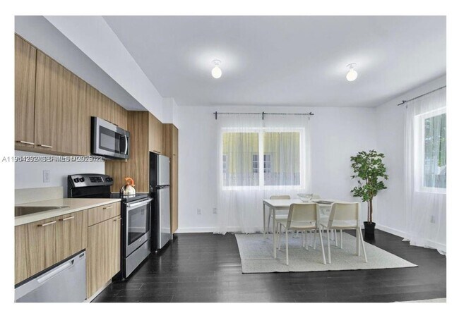 Foto del edificio - 557 Michigan Ave