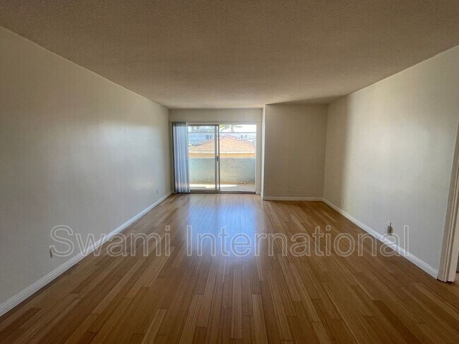 Foto del edificio - 332 W Regent St