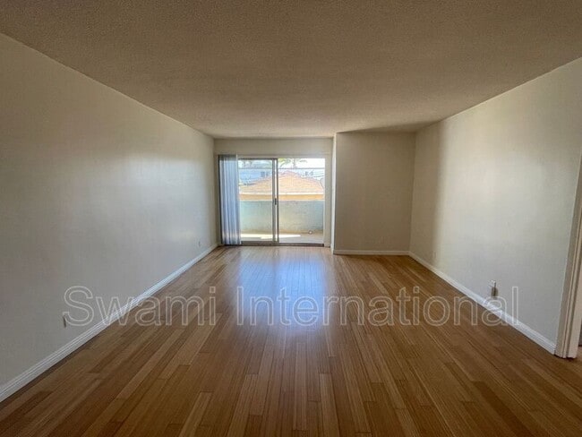 Building Photo - 332 W Regent St