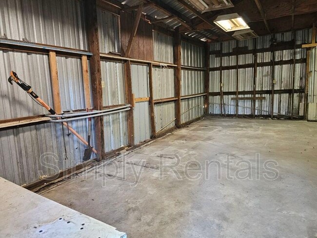 Building Photo - 1107 Esma St