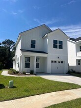 Building Photo - 418 Queenview Ln