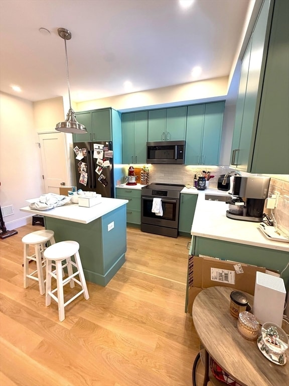 Building Photo - 552 E 5th St