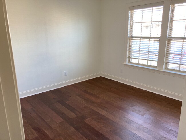 Foto del edificio - 833 Poplar St