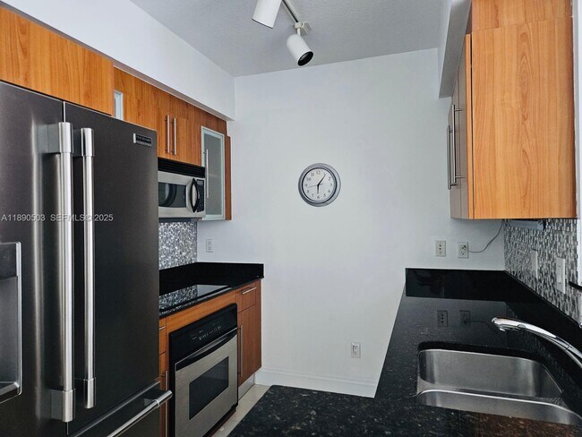 Foto del edificio - 335 S Biscayne Blvd