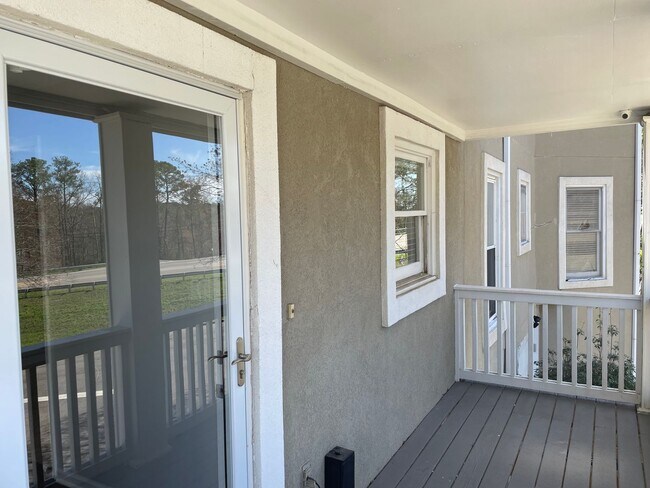 Building Photo - Townhome 3x2.5 For Rent