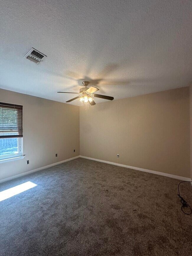 Building Photo - 1753 Sound Hammock Dr
