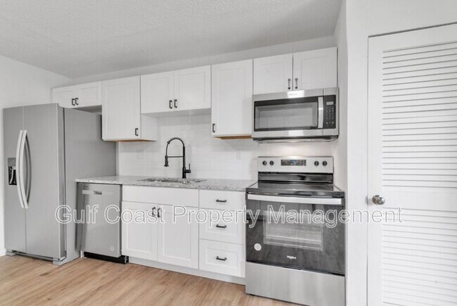 Building Photo - 758 Pine Run Dr