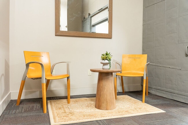 Lounge area - 2320 Lofts