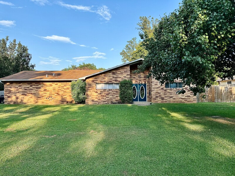 Foto principal - 2602 Broadway Blvd