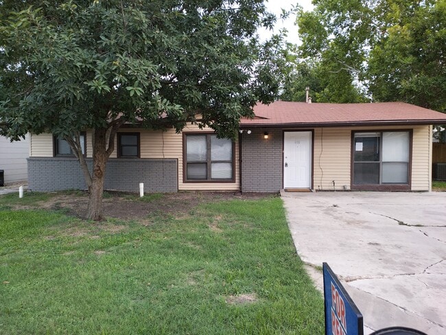 Building Photo - 410 W Aviation Blvd