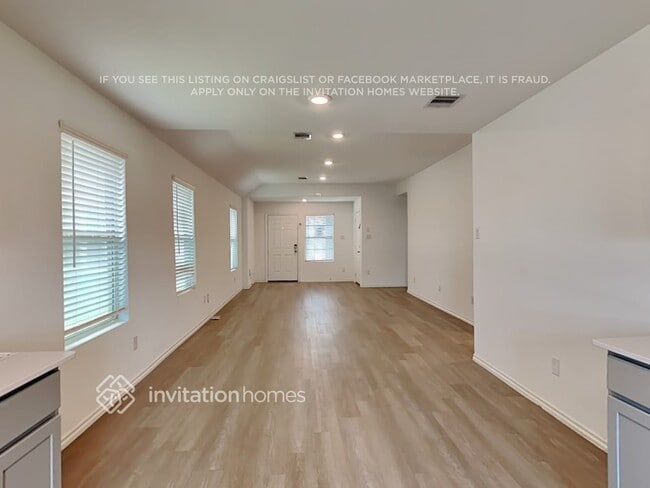 Building Photo - 24110 Mustang Run Dr