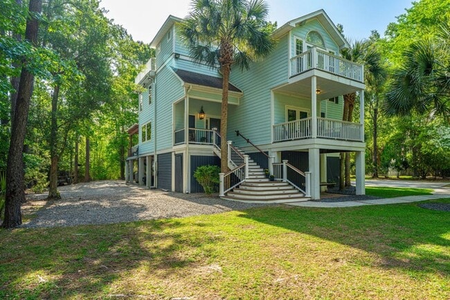 Building Photo - Stunning Custom Home in Desirable Darrell ...