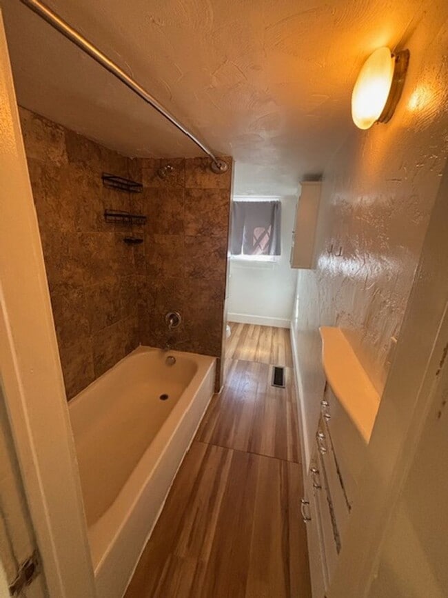 Building Photo - 164 Webb Duplex