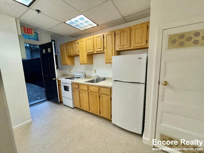 Foto del edificio - 1077 Beacon St