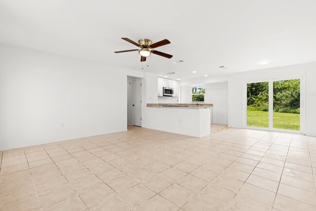Building Photo - 1057 Tropical Ave NW
